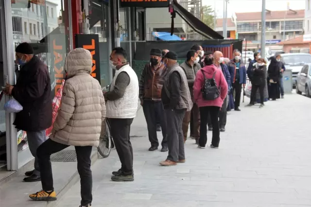 Erzincan'da Ramazan öncesi ucuz et kuyruğu Erzincan'da Ramazan öncesi ucuz et kuyruğu