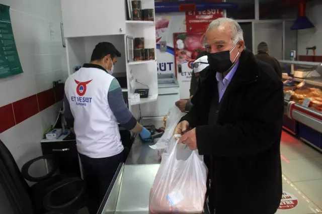 Erzincan'da Ramazan öncesi ucuz et kuyruğu Erzincan'da Ramazan öncesi ucuz et kuyruğu