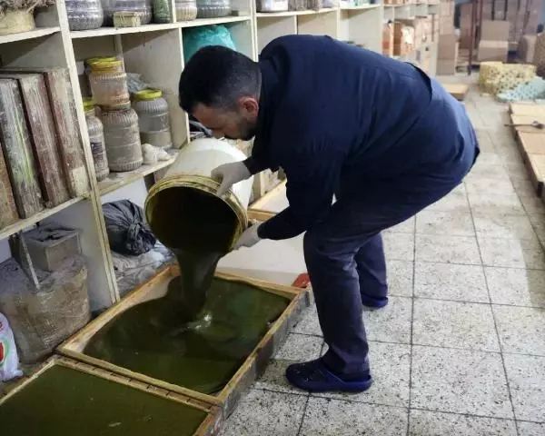 EŞEK SÜTÜ VE İNCİ TOZU SABUNLARINA PANDEMİDE TALEP ARTTI EŞEK SÜTÜ VE İNCİ TOZU SABUNLARINA PANDEMİDE TALEP ARTTI