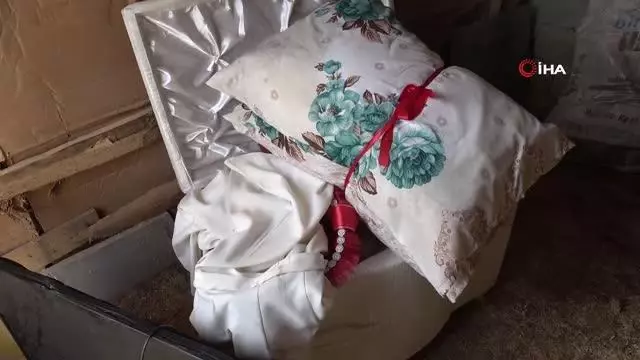 Evi yandı, nikahta gelinliğini giyemedi Evi yandı, nikahta gelinliğini giyemedi