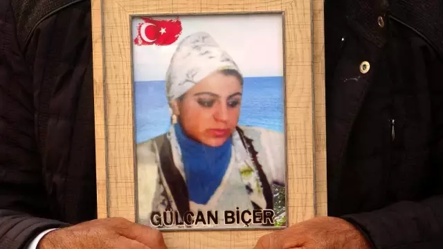 Evlat nöbetindeki baba Biçer: 'HDP ve PKK'nın yalanlarına kanma, dön kızım' Evlat nöbetindeki baba Biçer: 'HDP ve PKK'nın yalanlarına kanma, dön kızım'