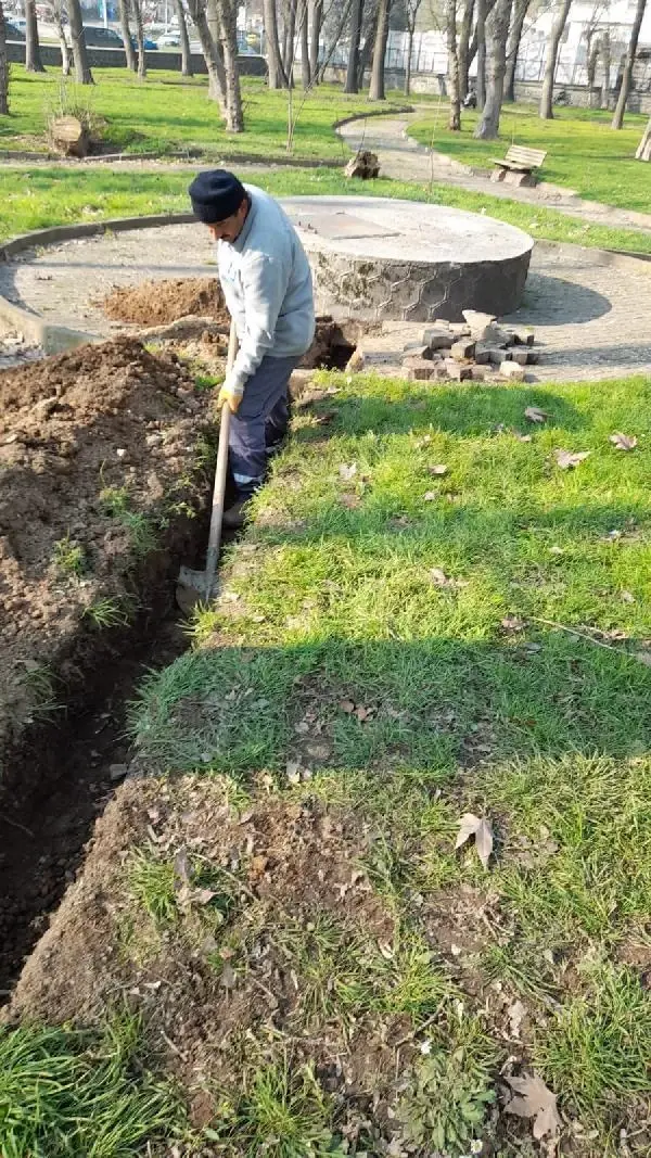 Eyüpsultan parklarına yağmur suyu depolama sistemleri kuruluyor Eyüpsultan parklarına yağmur suyu depolama sistemleri kuruluyor