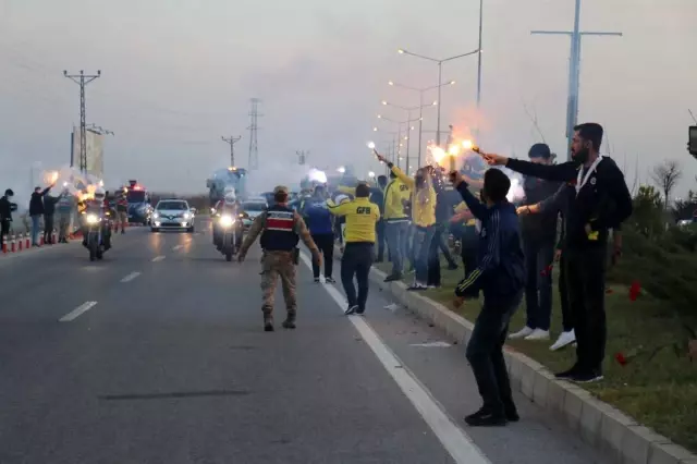 Fenerbahçe'ye Malatya'da coşkulu karşılama Fenerbahçe'ye Malatya'da coşkulu karşılama