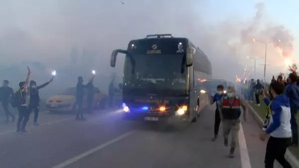 SPOR Fenerbahçe'ye Malatya'da coşkulu karşılama SPOR Fenerbahçe'ye Malatya'da coşkulu karşılama