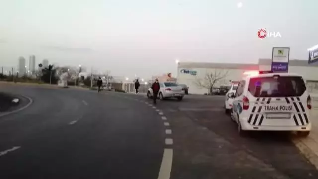 Son dakika haberi: Film sahnelerini aratmayan kaçış kamerada... Seyir halindeki araca çarpıp, polis ekiplerini durdurdular Son dakika haberi: Film sahnelerini aratmayan kaçış kamerada... Seyir halindeki araca çarpıp, polis ekiplerini durdurdular