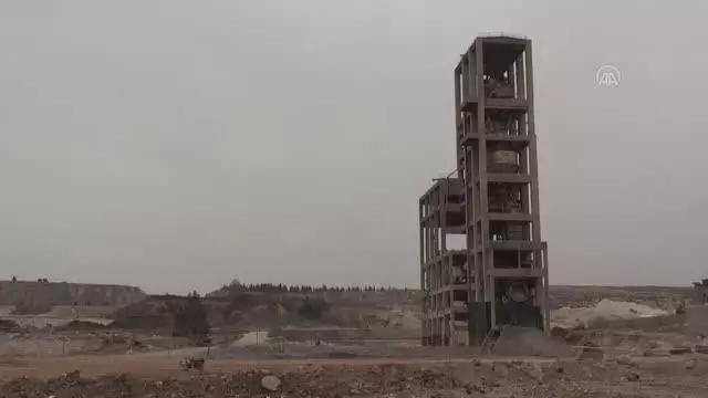 GAZİANTEP - 65 metre yüksekliğindeki siloyu patlayıcılarla saniyeler içinde enkaza çevirdi GAZİANTEP - 65 metre yüksekliğindeki siloyu patlayıcılarla saniyeler içinde enkaza çevirdi