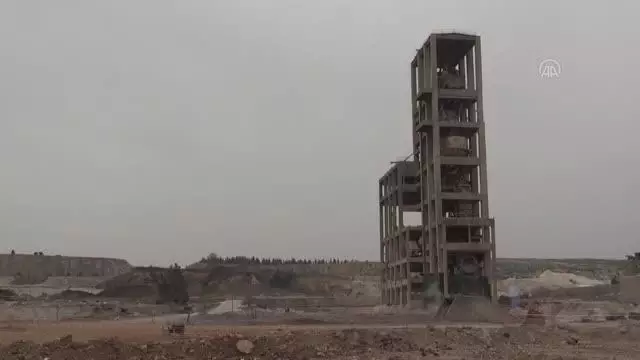 GAZİANTEP - 65 metre yüksekliğindeki siloyu patlayıcılarla saniyeler içinde enkaza çevirdi GAZİANTEP - 65 metre yüksekliğindeki siloyu patlayıcılarla saniyeler içinde enkaza çevirdi