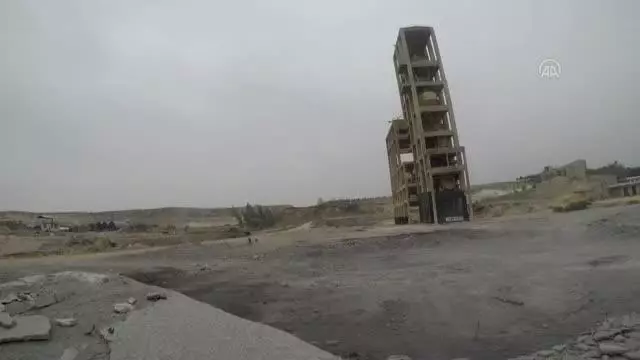 GAZİANTEP - 65 metre yüksekliğindeki siloyu patlayıcılarla saniyeler içinde enkaza çevirdi GAZİANTEP - 65 metre yüksekliğindeki siloyu patlayıcılarla saniyeler içinde enkaza çevirdi
