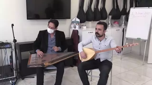 GAZİANTEP - Alzaymır hastaları müzikli terapiyle moral buluyor GAZİANTEP - Alzaymır hastaları müzikli terapiyle moral buluyor