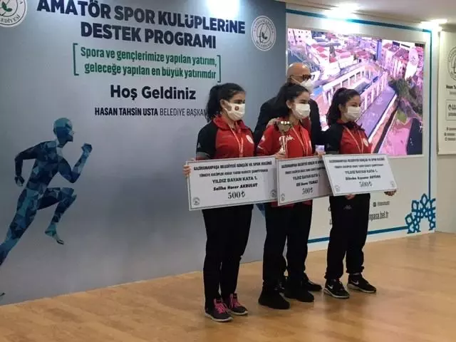 Gaziosmanpaşa'da 42 amatör spor kulübüne nakdi yardım yapıldı Gaziosmanpaşa'da 42 amatör spor kulübüne nakdi yardım yapıldı