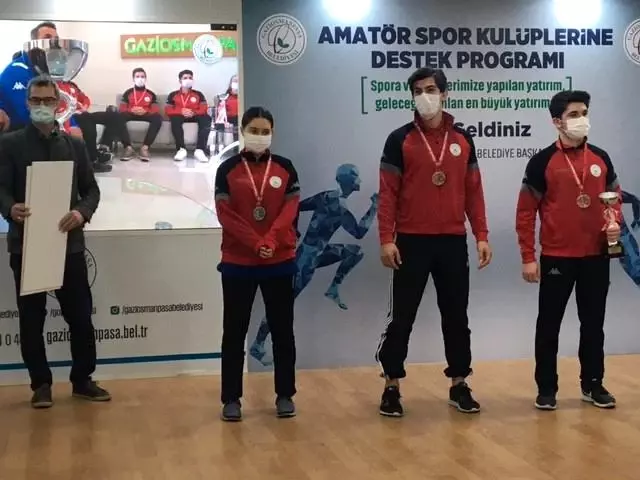 Gaziosmanpaşa'da 42 amatör spor kulübüne nakdi yardım yapıldı Gaziosmanpaşa'da 42 amatör spor kulübüne nakdi yardım yapıldı