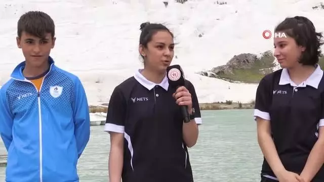 Gelin damat Pamukkale'de masa tenisinde yarıştı Gelin damat Pamukkale'de masa tenisinde yarıştı