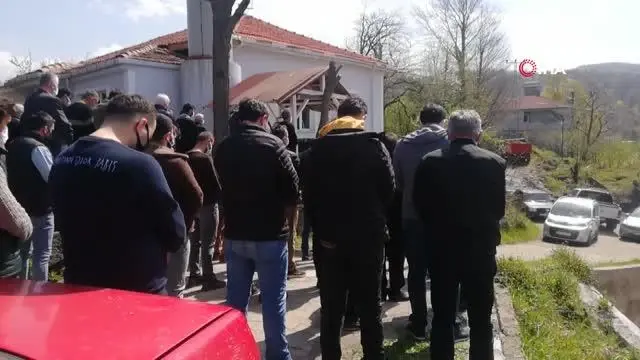 Göçükte hayatını kaybeden madenci gözyaşlarıyla toprağa verildi Göçükte hayatını kaybeden madenci gözyaşlarıyla toprağa verildi