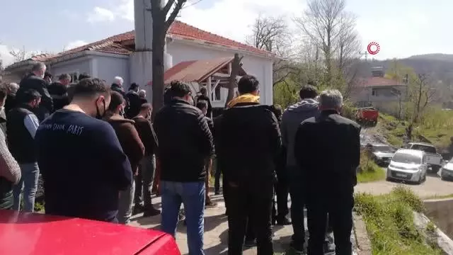 Göçükte hayatını kaybeden madenci gözyaşlarıyla toprağa verildi Göçükte hayatını kaybeden madenci gözyaşlarıyla toprağa verildi