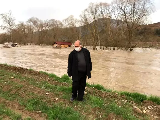 Göksu nehri taştı, tarım arazileri su altında kaldı Göksu nehri taştı, tarım arazileri su altında kaldı