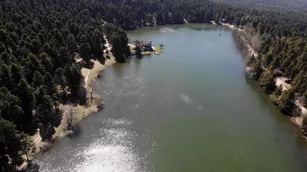 Gölcük Tabiat Parkı'nda bahar güzelliği Gölcük Tabiat Parkı'nda bahar güzelliği