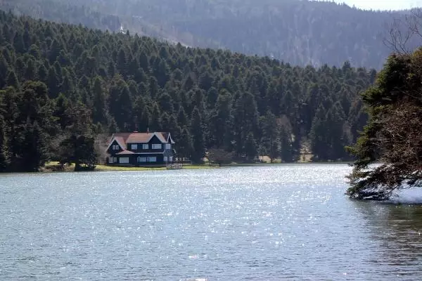 Gölcük Tabiat Parkı'nda bahar güzelliği Gölcük Tabiat Parkı'nda bahar güzelliği