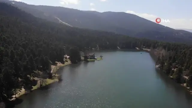 Gölcük Tabiat Parkı'nda bahar yüzünü gösterdi Gölcük Tabiat Parkı'nda bahar yüzünü gösterdi