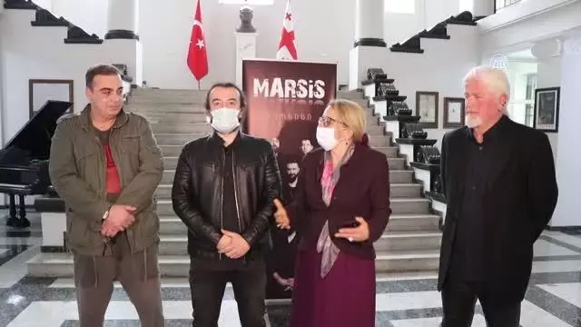 Gürcistan'daki geleneksel Kafkasya Müzik Festivali 'Phoenix'in ödülü, Türk rock grubu Marsis'e verildi Gürcistan'daki geleneksel Kafkasya Müzik Festivali 'Phoenix'in ödülü, Türk rock grubu Marsis'e verildi