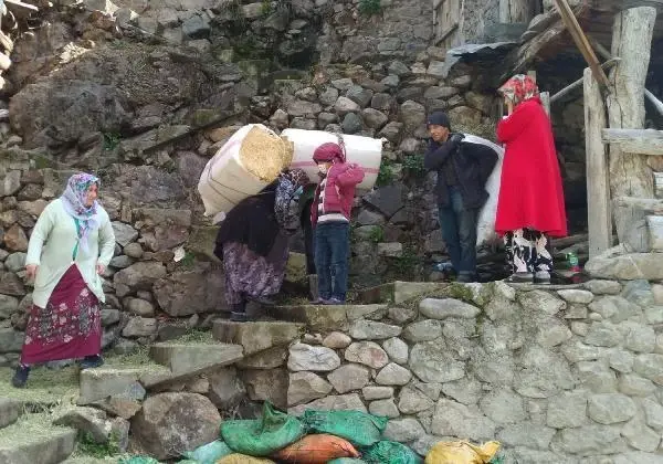 'GÜZEL İNSANLAR'DAN YANGIN YARDIMI 'GÜZEL İNSANLAR'DAN YANGIN YARDIMI