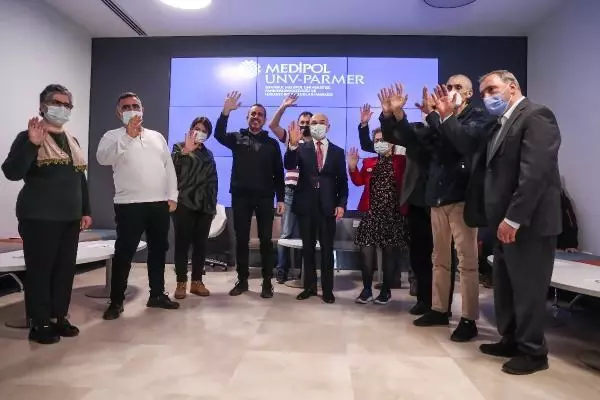 İSTANBUL-Haluk Levent'ten Parkinson hastalarına mini konser İSTANBUL-Haluk Levent'ten Parkinson hastalarına mini konser