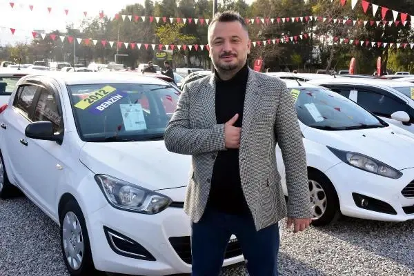 HAVALAR ISINDI, İKİNCİ EL OTOMOBİL SATIŞINDA HAREKETLİLİK BAŞLADI HAVALAR ISINDI, İKİNCİ EL OTOMOBİL SATIŞINDA HAREKETLİLİK BAŞLADI