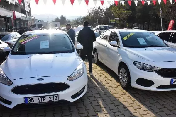 HAVALAR ISINDI, İKİNCİ EL OTOMOBİL SATIŞINDA HAREKETLİLİK BAŞLADI HAVALAR ISINDI, İKİNCİ EL OTOMOBİL SATIŞINDA HAREKETLİLİK BAŞLADI