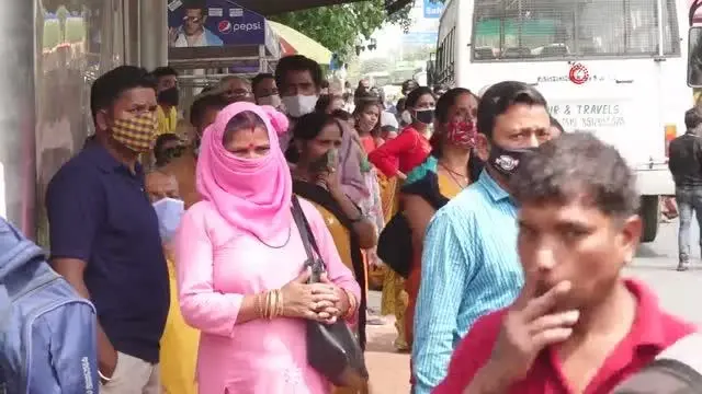 - Hindistan'da günlük vaka sayısında rekor- Hindistan'da son 24 saatte 115 bin 736 yeni vaka - Hindistan'da günlük vaka sayısında rekor- Hindistan'da son 24 saatte 115 bin 736 yeni vaka