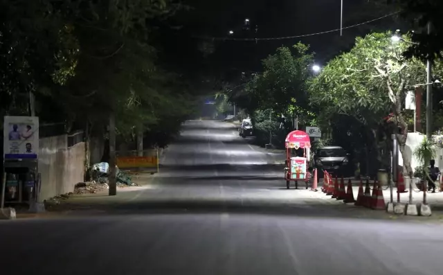 - Hindistan'ın Yeni Delhi eyaletinde ay sonuna kadar sokağa çıkma yasağı uygulanacak - Hindistan'ın Yeni Delhi eyaletinde ay sonuna kadar sokağa çıkma yasağı uygulanacak