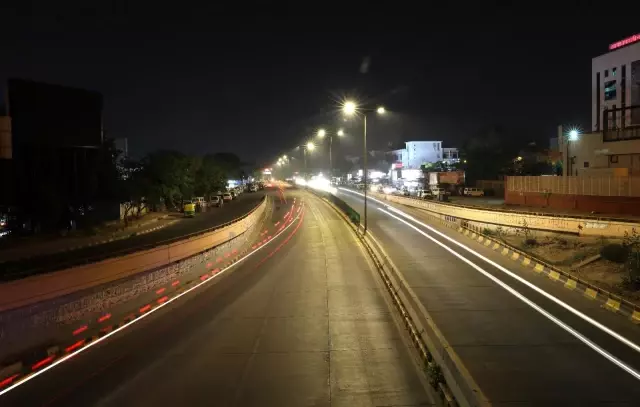 - Hindistan'ın Yeni Delhi eyaletinde ay sonuna kadar sokağa çıkma yasağı uygulanacak - Hindistan'ın Yeni Delhi eyaletinde ay sonuna kadar sokağa çıkma yasağı uygulanacak