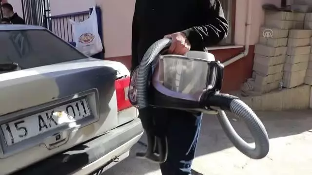 Hırsızlık şüphelisinin evinde iki kamyon çalıntı eşya bulundu Hırsızlık şüphelisinin evinde iki kamyon çalıntı eşya bulundu