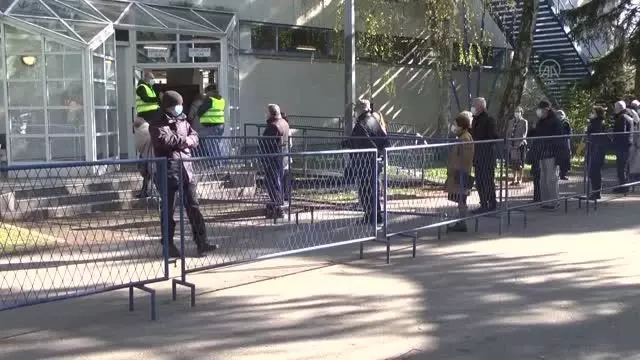 Hırvatistan'da Kovid-19'a karşı kitlesel aşılamanın üçüncü aşaması başladı Hırvatistan'da Kovid-19'a karşı kitlesel aşılamanın üçüncü aşaması başladı