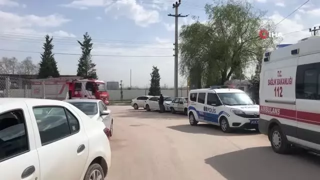 İşçinin makineye kaptırdığı parmaklarını tek tek çıkartıp zamanla yarıştılar İşçinin makineye kaptırdığı parmaklarını tek tek çıkartıp zamanla yarıştılar