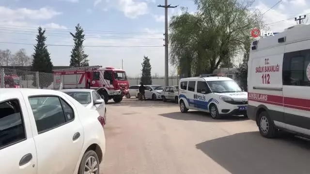 İşçinin makineye kaptırdığı parmaklarını tek tek çıkartıp zamanla yarıştılar İşçinin makineye kaptırdığı parmaklarını tek tek çıkartıp zamanla yarıştılar