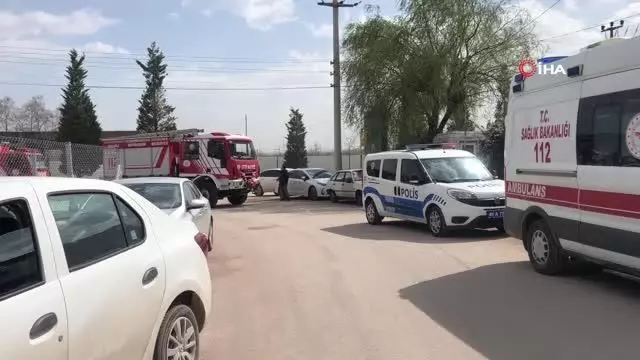 İşçinin makineye kaptırdığı parmaklarını tek tek çıkartıp zamanla yarıştılar İşçinin makineye kaptırdığı parmaklarını tek tek çıkartıp zamanla yarıştılar