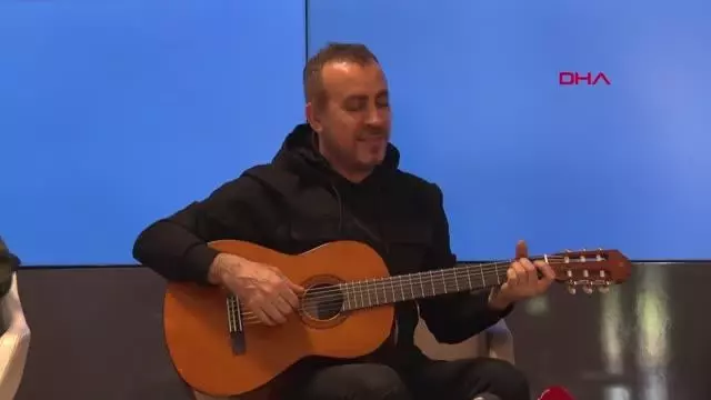 İSTANBUL-Haluk Levent'ten Parkinson hastalarına mini konser İSTANBUL-Haluk Levent'ten Parkinson hastalarına mini konser