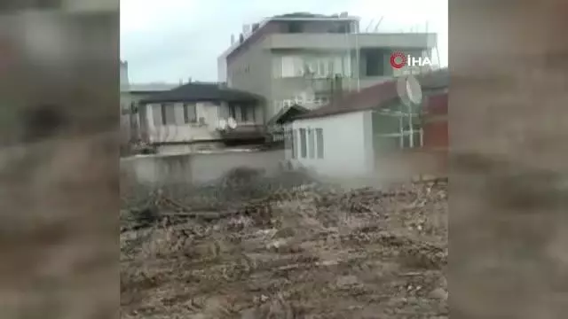 İzinsiz inşaat yıkımı durduruldu İzinsiz inşaat yıkımı durduruldu