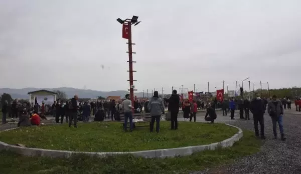 İZMİR'DE HOBİ BAHÇELERİNİN YIKIMI MAHKEME KARARIYLA DURDU İZMİR'DE HOBİ BAHÇELERİNİN YIKIMI MAHKEME KARARIYLA DURDU