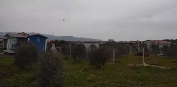 İZMİR'DE HOBİ BAHÇELERİNİN YIKIMI MAHKEME KARARIYLA DURDU İZMİR'DE HOBİ BAHÇELERİNİN YIKIMI MAHKEME KARARIYLA DURDU
