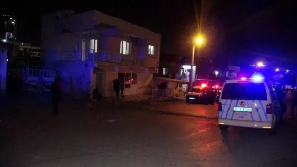 Son dakika haberleri! İZMİR'DE SİLAHLI ÇATIŞMA 2'Sİ KADIN 6 YARALI Son dakika haberleri! İZMİR'DE SİLAHLI ÇATIŞMA 2'Sİ KADIN 6 YARALI
