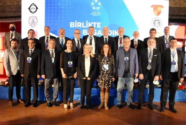 İZVAK'TA Ali Erten yeniden başkan İZVAK'TA Ali Erten yeniden başkan