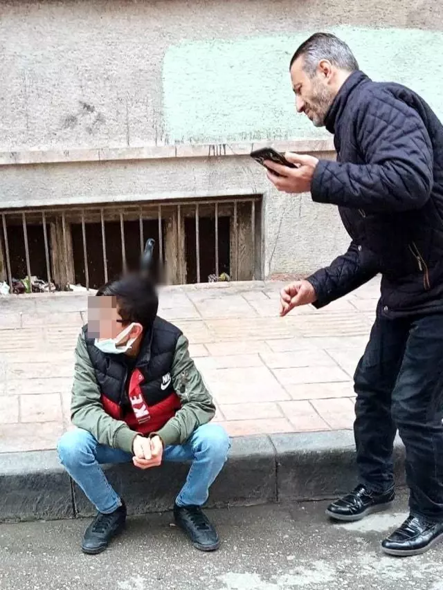Kafasına bıçak saplanmıştı: Yeni görüntüler ortaya çıktı Kafasına bıçak saplanmıştı: Yeni görüntüler ortaya çıktı