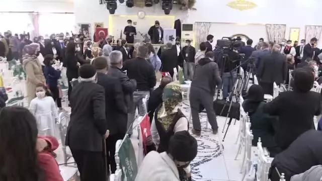 KAHRAMANMARAŞ - Gelecek Partisi Genel Başkanı Davutoğlu, partisinin İl Danışma Kurulu toplantısına katıldı KAHRAMANMARAŞ - Gelecek Partisi Genel Başkanı Davutoğlu, partisinin İl Danışma Kurulu toplantısına katıldı
