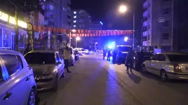 KAHRAMANMARAŞ - Zeytin Dalı Harekat bölgesinde şehit olan Uzman Çavuş Ahmet Akdal'ın ailesine acı haber verildi KAHRAMANMARAŞ - Zeytin Dalı Harekat bölgesinde şehit olan Uzman Çavuş Ahmet Akdal'ın ailesine acı haber verildi