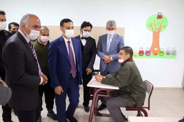 Kahta'da zihinsel engelli ve otizmli öğrencilere özel 'Uygulama Evi' açıldı Kahta'da zihinsel engelli ve otizmli öğrencilere özel 'Uygulama Evi' açıldı