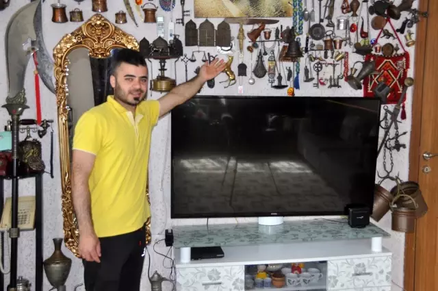 Topladığı hurda eşyaları satıp aldığı antika eşyalarla evini müzeye çevirdi Topladığı hurda eşyaları satıp aldığı antika eşyalarla evini müzeye çevirdi