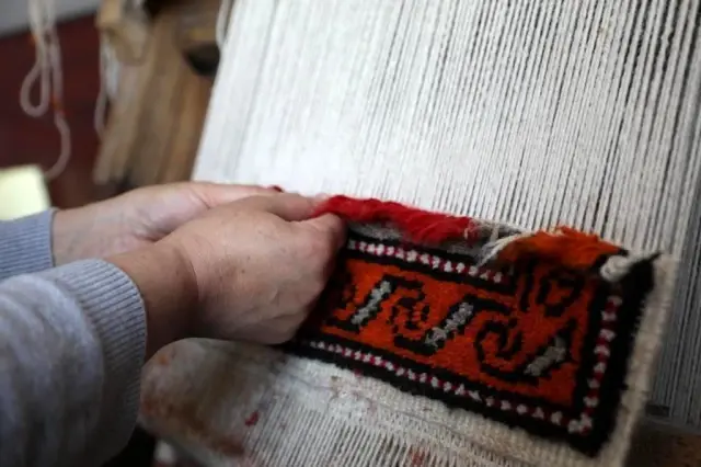 Kars Belediyesi'nden halı dokuma kursu Kars Belediyesi'nden halı dokuma kursu