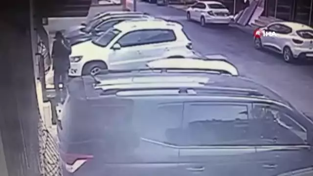 Kartal'da 4 kişi öldüren zanlının yeni görüntüleri ortaya çıktı Kartal'da 4 kişi öldüren zanlının yeni görüntüleri ortaya çıktı