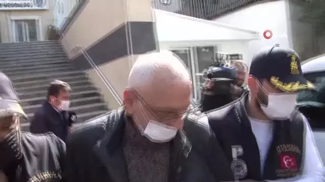 Son dakika haberleri! Kartal'da bir hukuk bürosunda miras meselesi yüzünden tabancayla 3 akrabasını öldüren zanlının Gayrettepe Asayiş Şube Müdürlüğündeki işlemleri... Son dakika haberleri! Kartal'da bir hukuk bürosunda miras meselesi yüzünden tabancayla 3 akrabasını öldüren zanlının Gayrettepe Asayiş Şube Müdürlüğündeki işlemleri...