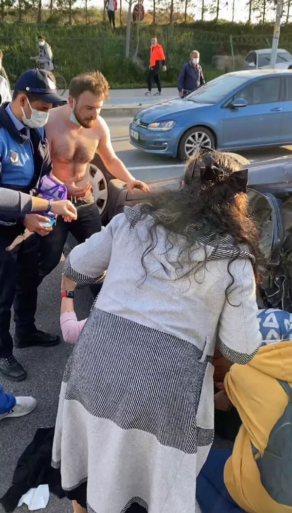 KARTAL'DA PARK EDİLİRKEN ARKADAN GELEN ARACIN ÇARPIĞI OTOMOBİL TAKLA ATTI KARTAL'DA PARK EDİLİRKEN ARKADAN GELEN ARACIN ÇARPIĞI OTOMOBİL TAKLA ATTI